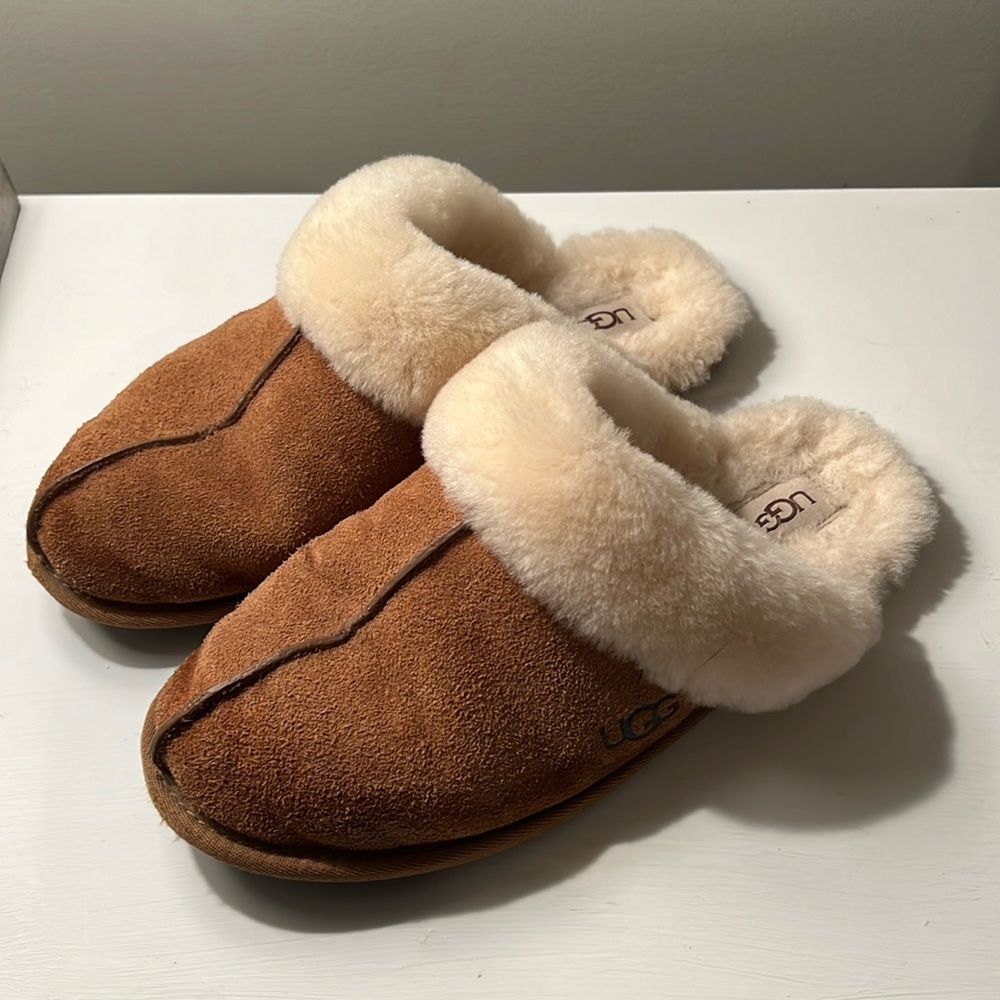 Ugg Slippers Size 9